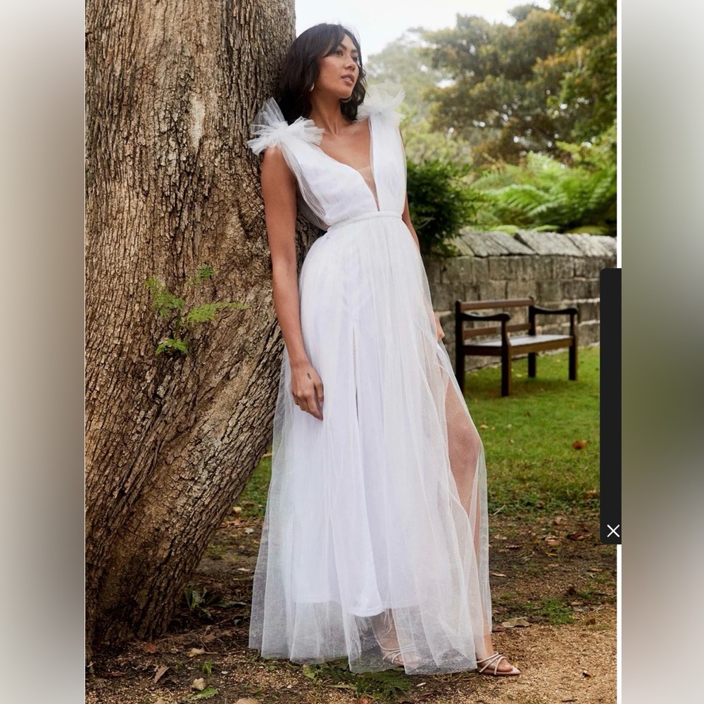 Selfie Leslie Ludivine Shoulder Accent Mesh Midi Dress In Glitter White Medium‎